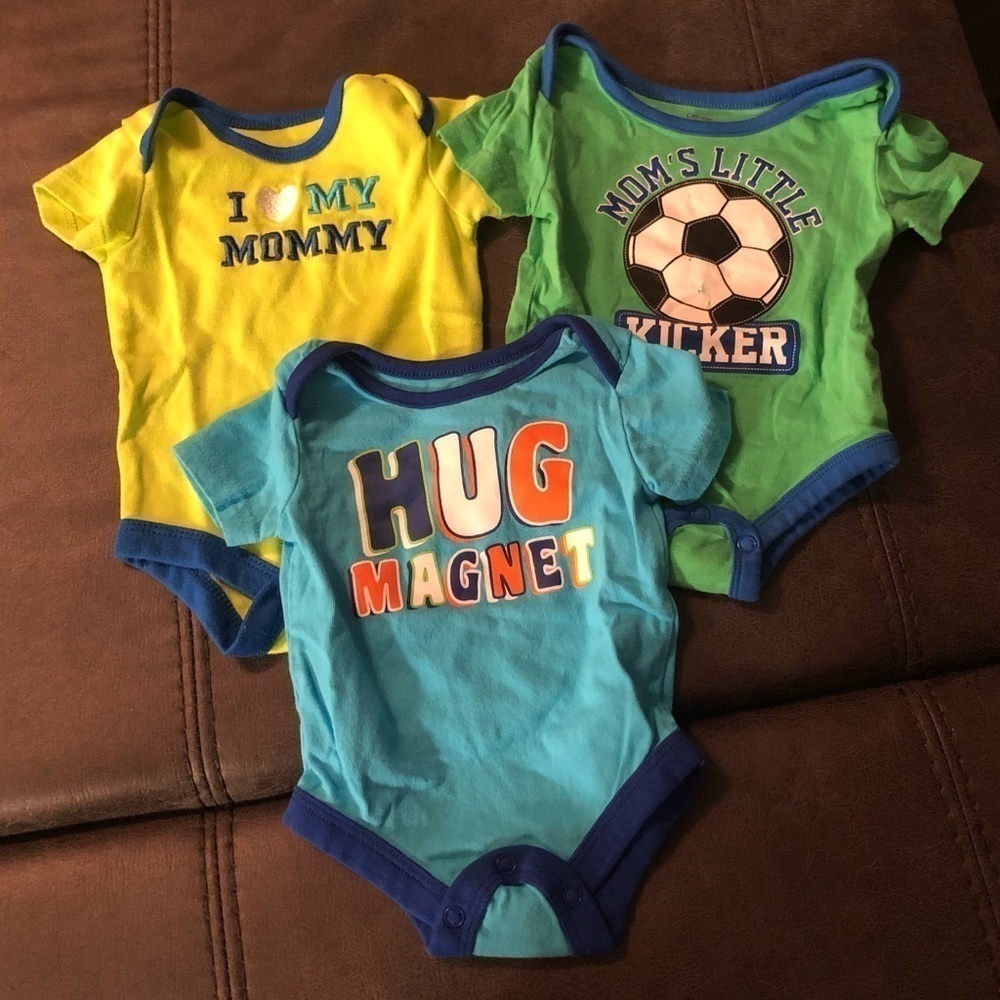 3 George Short Sleeve Onesies 0-3 Months